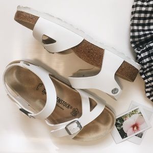 **ON HOLD** Birkenstock Rio Sandals - US 6 (EU 36)